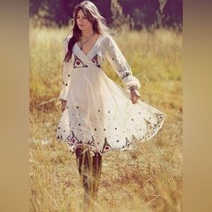 RARE Free People New Romantics Splendor in The Grass Embroidered Midi Dress